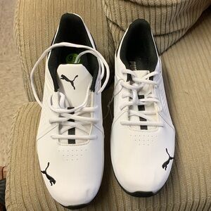Men’s New Puma sneakers.. size 9.5